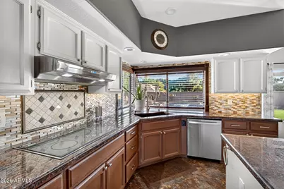 6261 W Louise Drive, Glendale, AZ 85310 - Photo 18