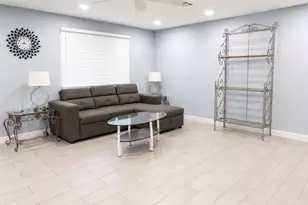 2922 N 39th Ave W, Phoenix, AZ 85019 - Photo 4
