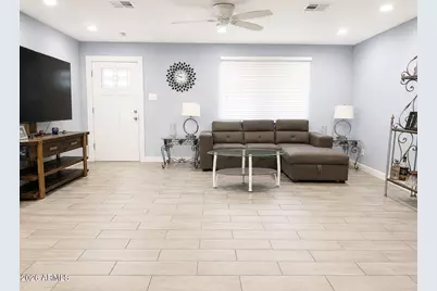 2922 N 39th Avenue W, Phoenix, AZ 85019 - Photo 6