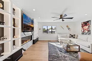 910 E Kaler Dr, Phoenix, AZ 85020 - Photo 12