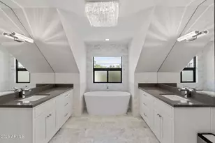 910 E Kaler Dr, Phoenix, AZ 85020 - Photo 22