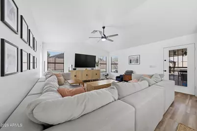 10414 W Daley Lane, Peoria, AZ 85383 - Photo 4