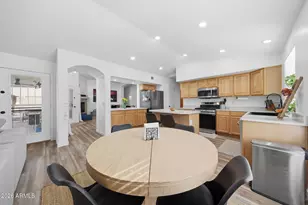 10414 W Daley Ln, Peoria, AZ 85383 - Photo 8