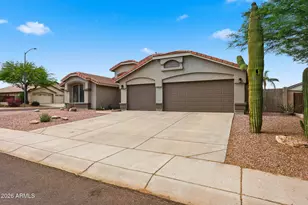 10414 W Daley Ln, Peoria, AZ 85383 - Photo 2