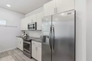 2727 E Thomas Rd, Phoenix, AZ 85016 - Photo 12