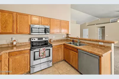 2339 E San Tan Drive, Gilbert, AZ 85296 - Photo 2