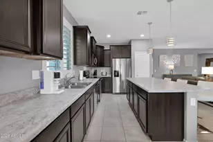 10219 W Lawrence Ln, Peoria, AZ 85345 - Photo 4