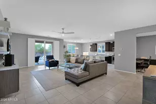 10219 W Lawrence Ln, Peoria, AZ 85345 - Photo 8