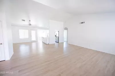 1027 E Hearne Way, Gilbert, AZ 85234 - Photo 6