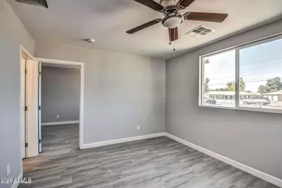 6807 N 61st Avenue, Glendale, AZ 85301 - Photo 4