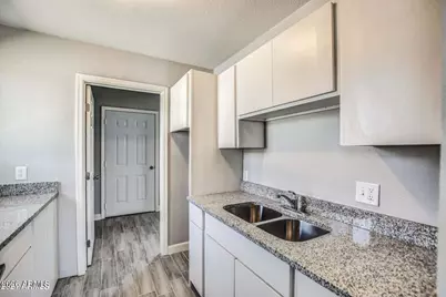 6807 N 61st Avenue, Glendale, AZ 85301 - Photo 8