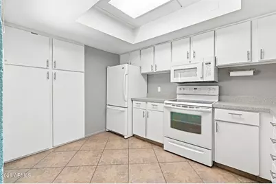 4201 E Camelback Road #31, Phoenix, AZ 85018 - Photo 10