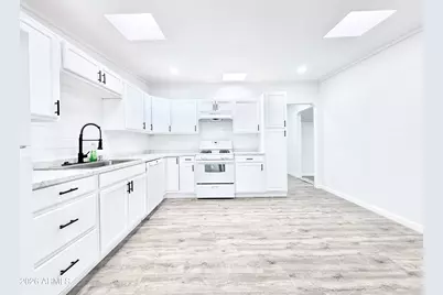 111 E Navajo Street, Huachuca City, AZ 85616 - Photo 8