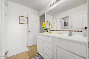 2141 W Ian Dr, Phoenix, AZ 85041 - Photo 32