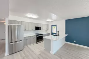 1015 E Concorda Dr, Tempe, AZ 85282 - Photo 2