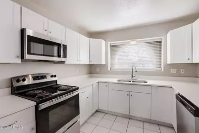 11820 N 75th Drive, Peoria, AZ 85345 - Photo 14
