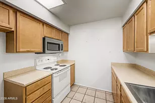 13230 N 99th Dr, Sun City, AZ 85351 - Photo 10