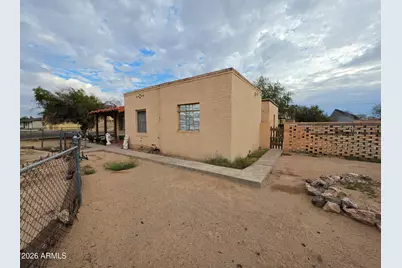 202 3rd Avenue E, Buckeye, AZ 85326 - Photo 4