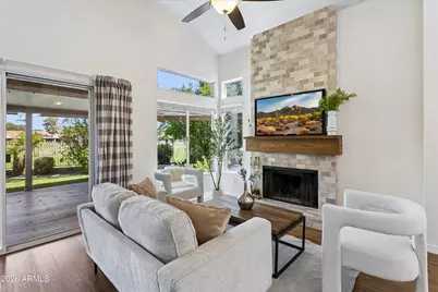 12005 N 40th Way, Phoenix, AZ 85028 - Photo 10