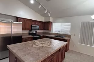 7561 W Cameron Dr, Peoria, AZ 85345 - Photo 8