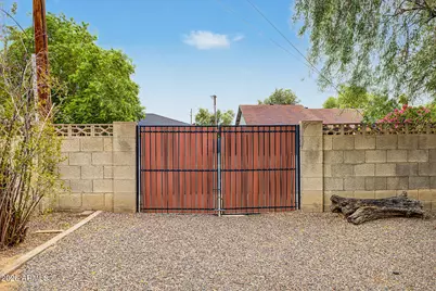 8227 E Osborn Road, Scottsdale, AZ 85251 - Photo 18
