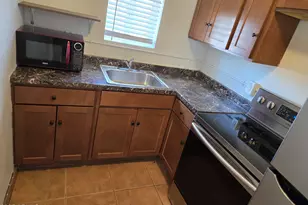 145 W Wickenburg Way, Wickenburg, AZ 85390 - Photo 2