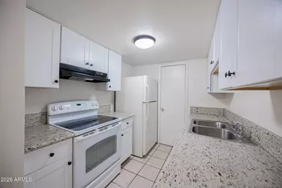 5040 N 40th Avenue, Phoenix, AZ 85019 - Photo 6