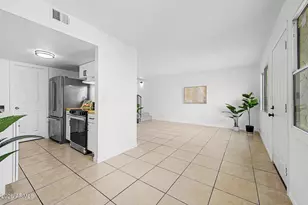 5206 N 42nd Ln, Phoenix, AZ 85019 - Photo 6