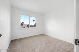 5206 N 42nd Ln, Phoenix, AZ 85019 - Photo 18