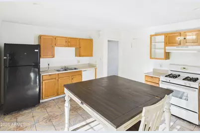5734 N 36th Drive, Phoenix, AZ 85019 - Photo 8