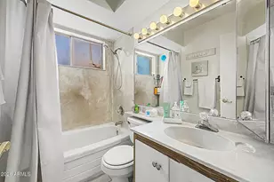 749 E Montebello Ave, Phoenix, AZ 85014 - Photo 8