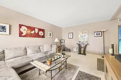 749 E Montebello Avenue #125, Phoenix, AZ 85014 - Photo 2