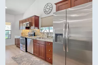 1443 E Wickieup Lane, Phoenix, AZ 85024 - Photo 16