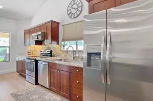 1443 E Wickieup Ln, Phoenix, AZ 85024 - Photo 16