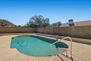 1443 E Wickieup Ln, Phoenix, AZ 85024 - Photo 36