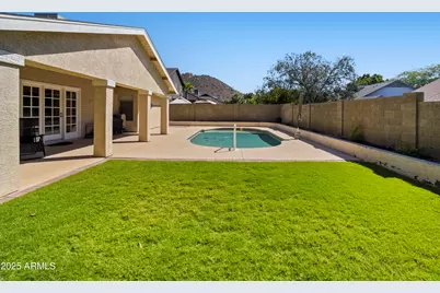 1443 E Wickieup Lane, Phoenix, AZ 85024 - Photo 32
