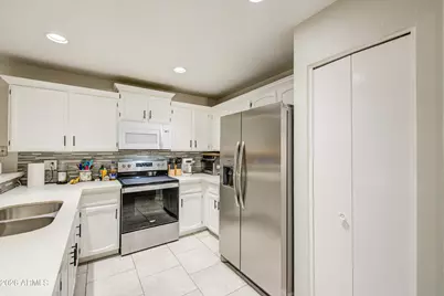 10025 W Sells Drive, Phoenix, AZ 85037 - Photo 4