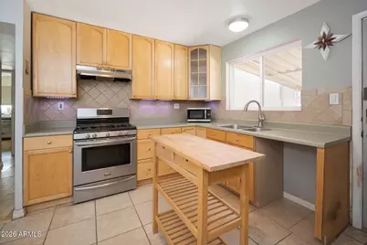 2402 N 36th Place, Phoenix, AZ 85008 - Photo 12