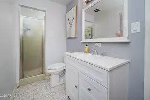 2402 N 36th Pl, Phoenix, AZ 85008 - Photo 18