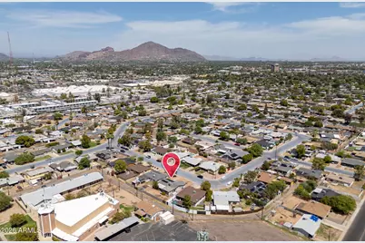 2402 N 36th Place, Phoenix, AZ 85008 - Photo 2