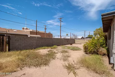 2402 N 36th Place, Phoenix, AZ 85008 - Photo 24