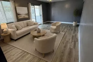 815 E Cavalier Dr, Phoenix, AZ 85014 - Photo 14