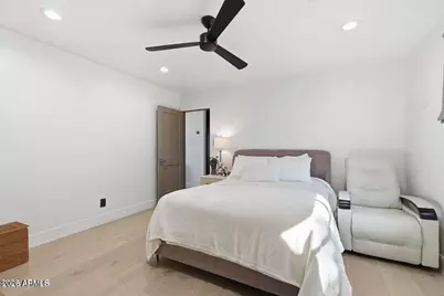 3901 E Weldon Avenue, Phoenix, AZ 85018 - Photo 14