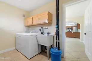 10226 W Palmer Dr, Sun City, AZ 85351 - Photo 32