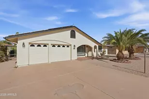 10226 W Palmer Dr, Sun City, AZ 85351 - Photo 2
