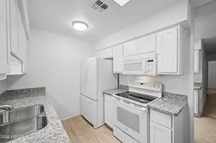 8101 N 107th Ave, Peoria, AZ 85345 - Photo 12