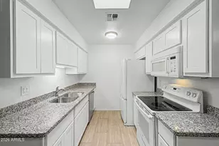 8101 N 107th Ave, Peoria, AZ 85345 - Photo 14
