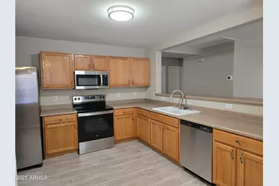 16228 W Custer Lane, Surprise, AZ 85379 - Photo 6
