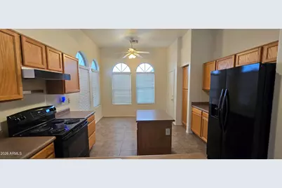 10936 W Vista Avenue, Glendale, AZ 85307 - Photo 4
