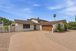 8355 E Stella Ln, Scottsdale, AZ 85250 - Photo 1